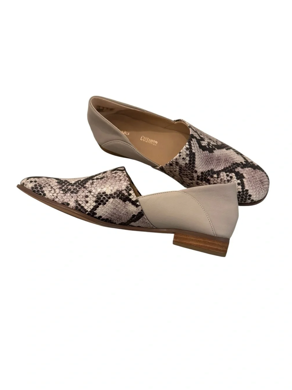 Clarks Pure Tone loafers in a grey snake combi print women’s size 6M